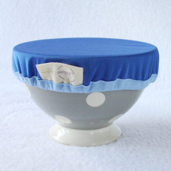 Charlotte couvre bol bleu foncé avec biais bleu clair