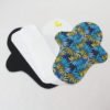 Kit prêt à coudre pour protection féminine, serviette hygiénique flux normal coloris bleu avec feuilles bleues et jaunes